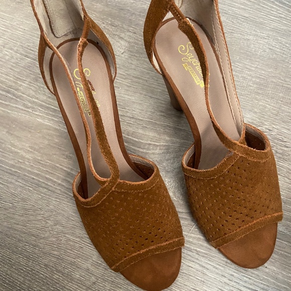 Seychelles suede caramel open toe heel 8.5 - Picture 1 of 9